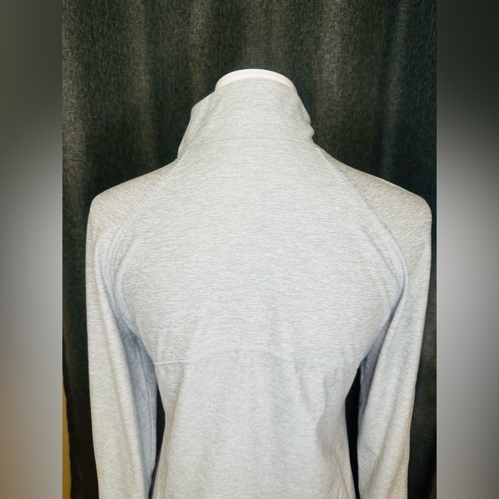 Apana Quarter Zip Active Pullover Gray Long Sleeve Top Size Medium - Picture 8 of 13